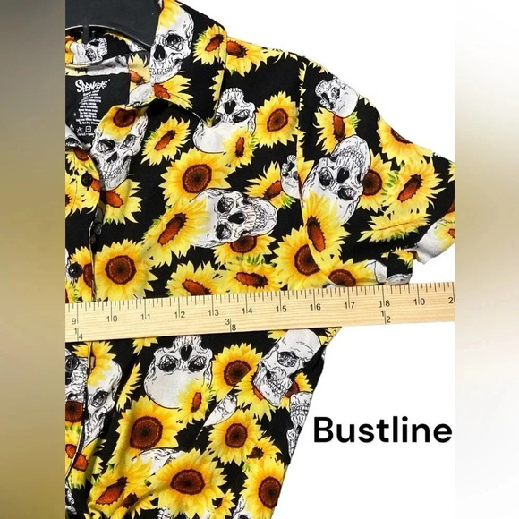 💀 Spencer’s button down shirt 💀 - Picture 4 of 5